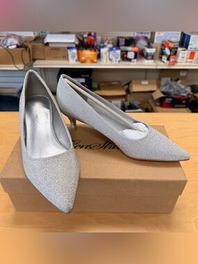 Genshuo Silver Glitter Pointed Toe Kitten Heels
